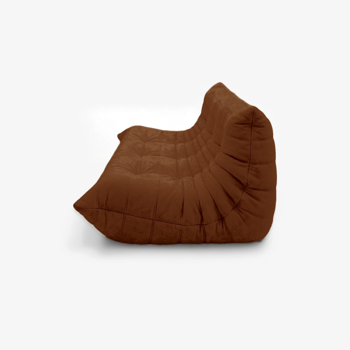 Canapé MARA effet daim Caramel, vue plongeante de trois-quarts
