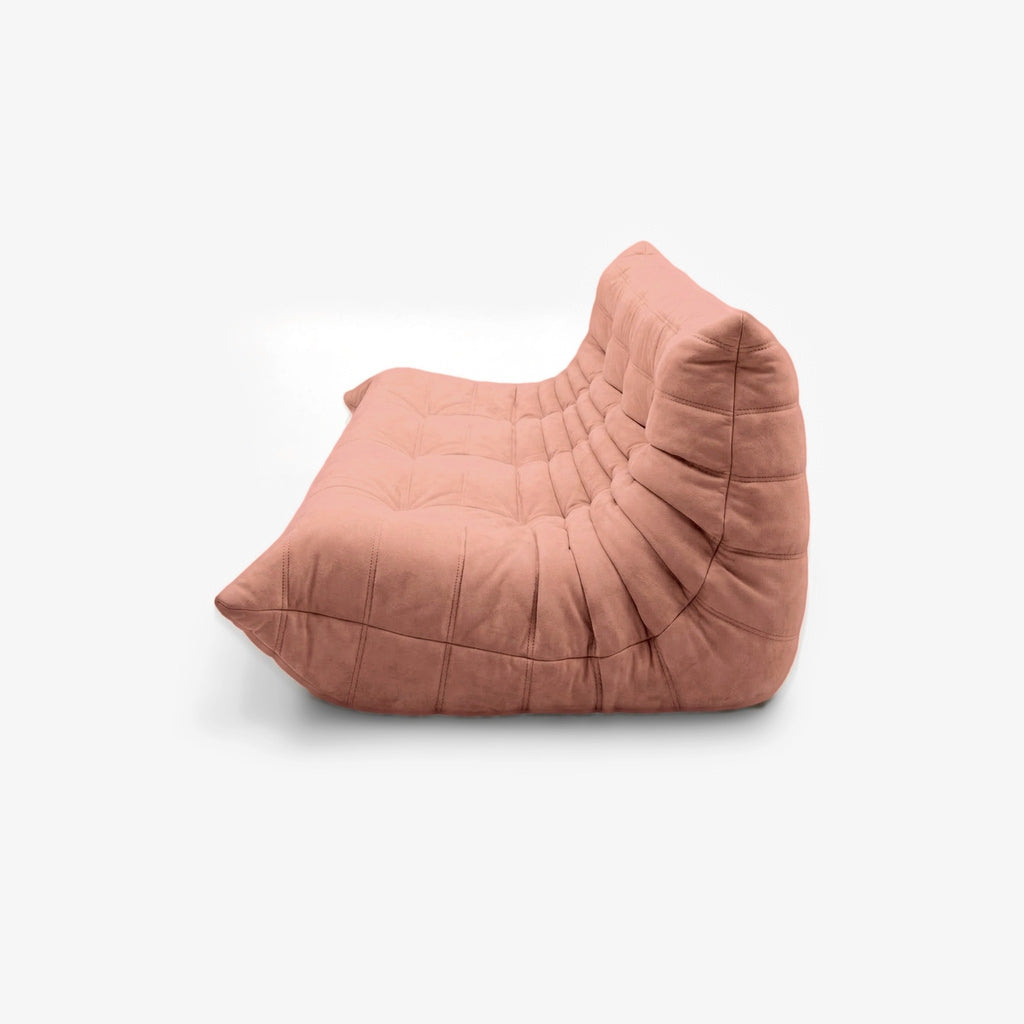 Canapé MARA effet daim Rose, vue plongeante de trois-quarts